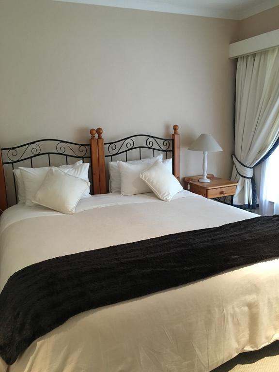 Four Pines Lodge เฮอร์มานุส ภายนอก รูปภาพ